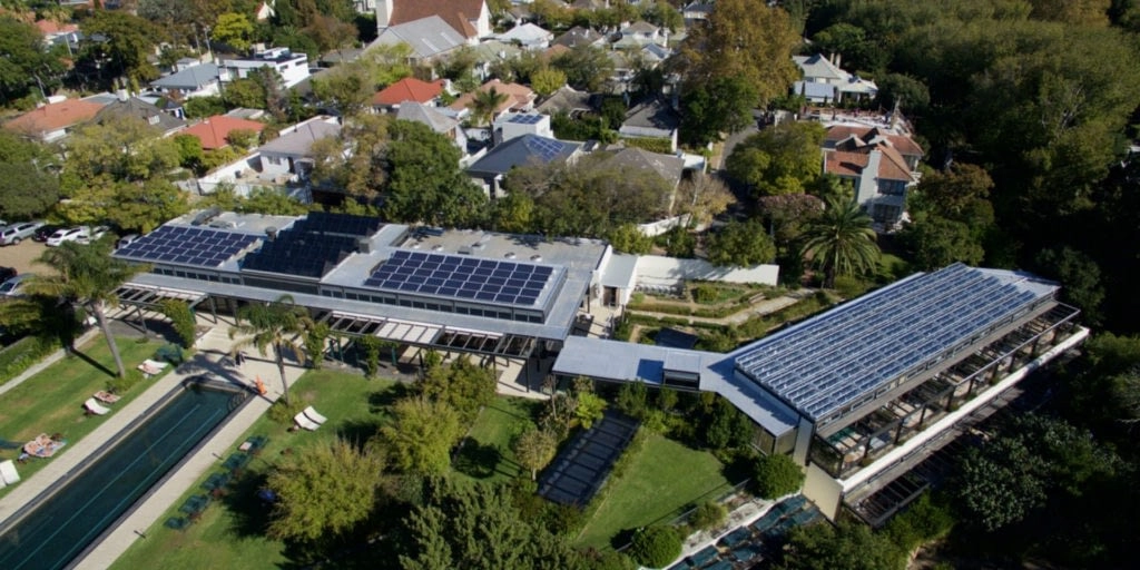 Placas solares para casas rurales hoteles