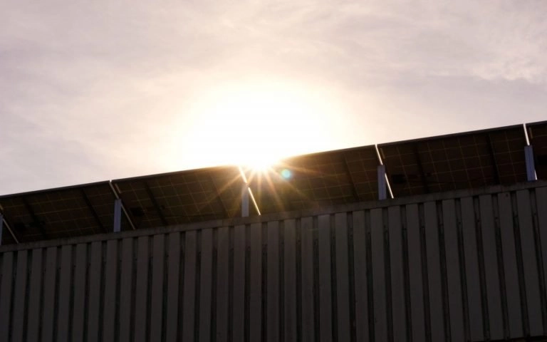 Autoconsumo con excedentes paneles solares con conexion a la red