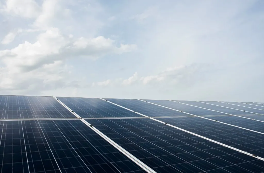 conexión de paneles solares