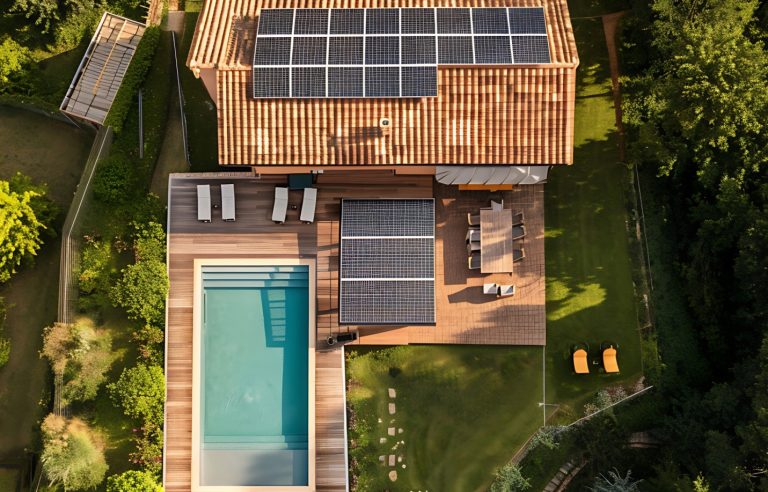 casa con placas solares